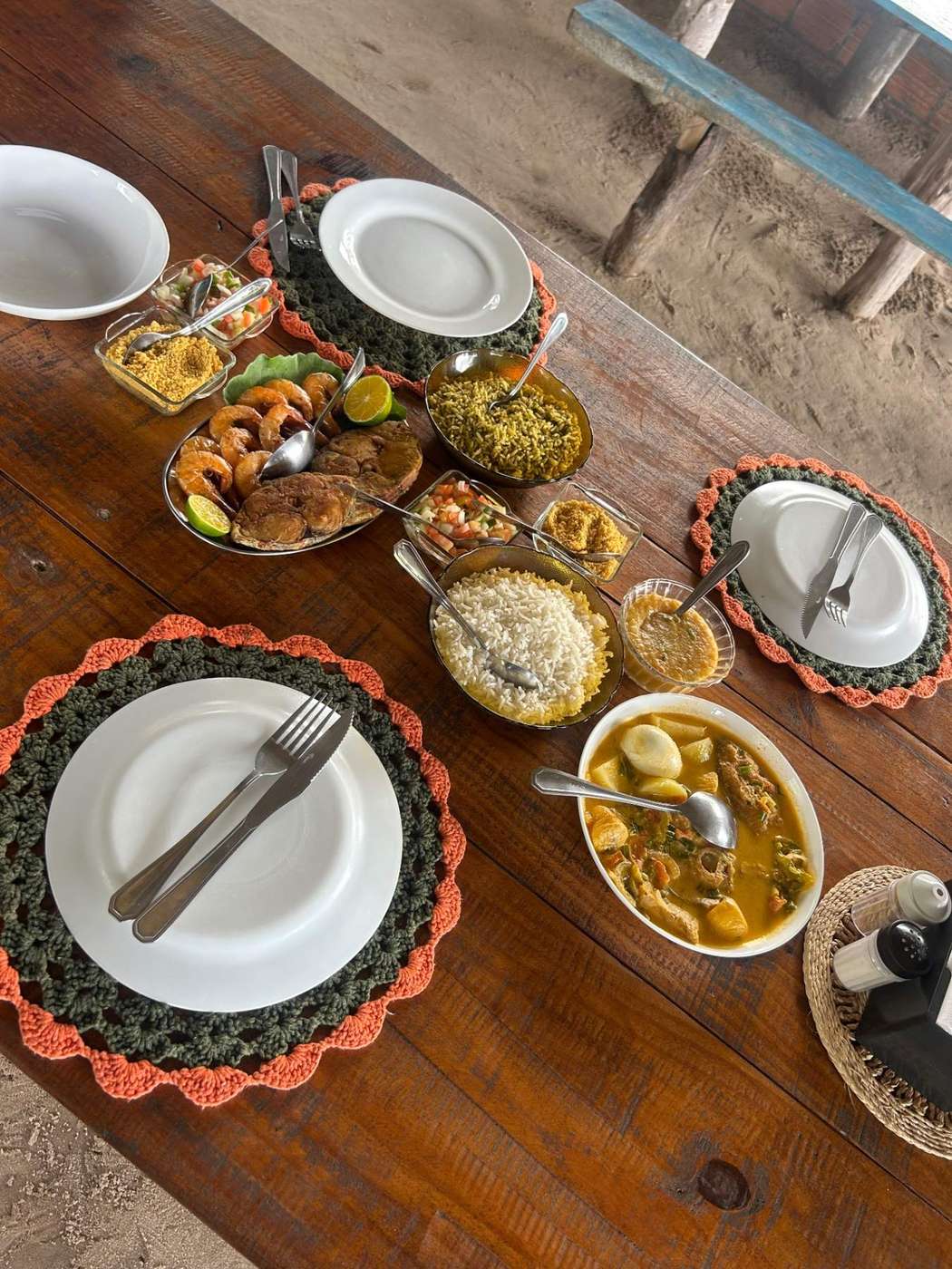 Almoço maranhense servido à mesa